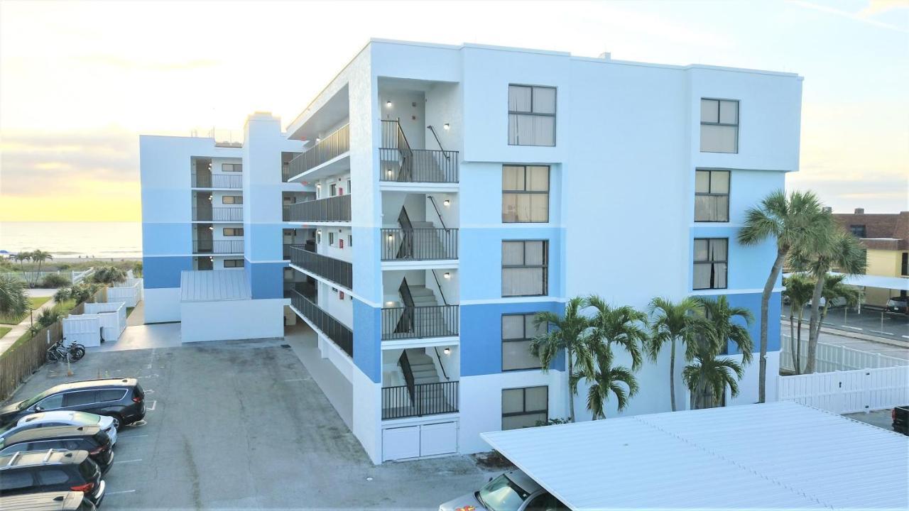 Chateau By The Sea Aparthotel Cocoa Beach Exterior photo