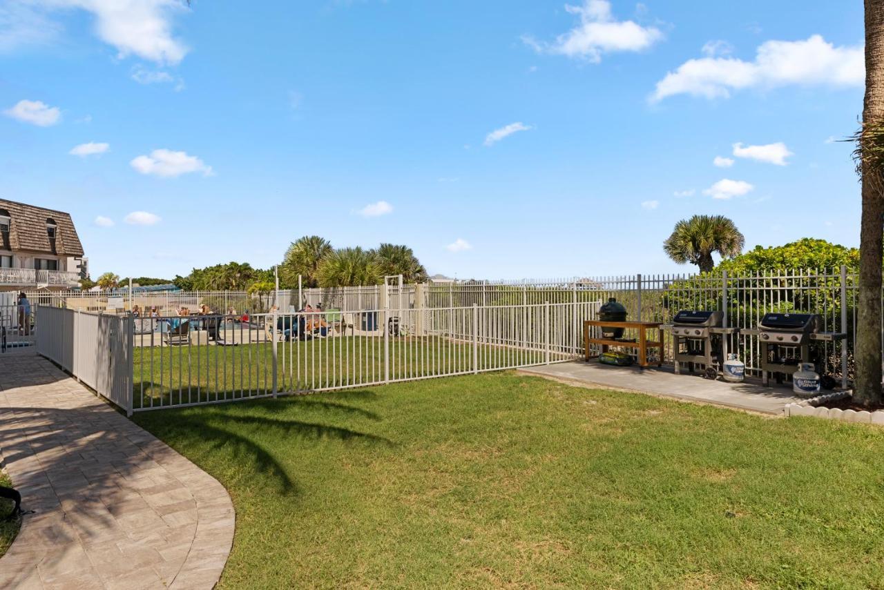 Chateau By The Sea Aparthotel Cocoa Beach Exterior photo